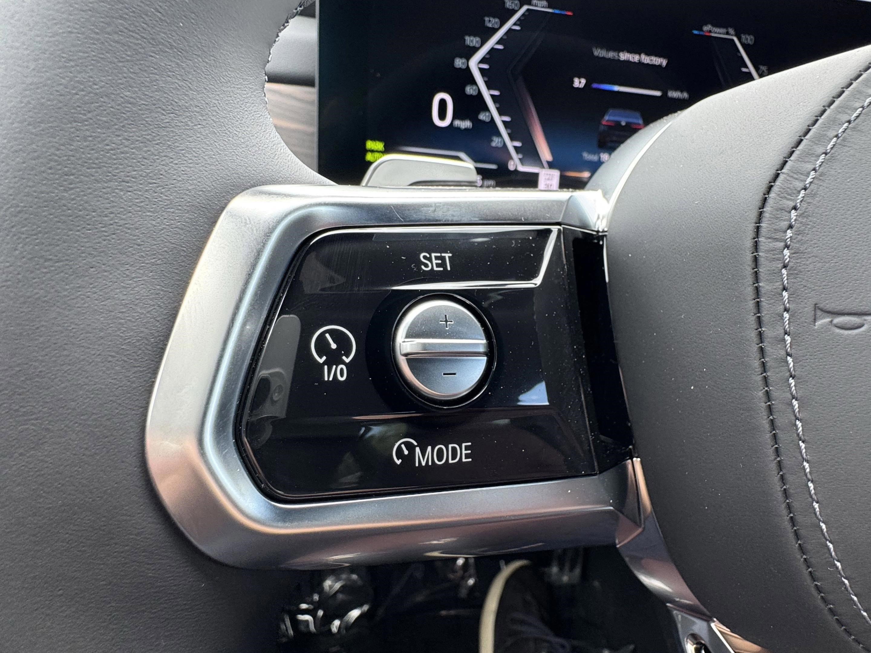 New 2025 BMW i7 xDrive60 w/ Premium Package image 12