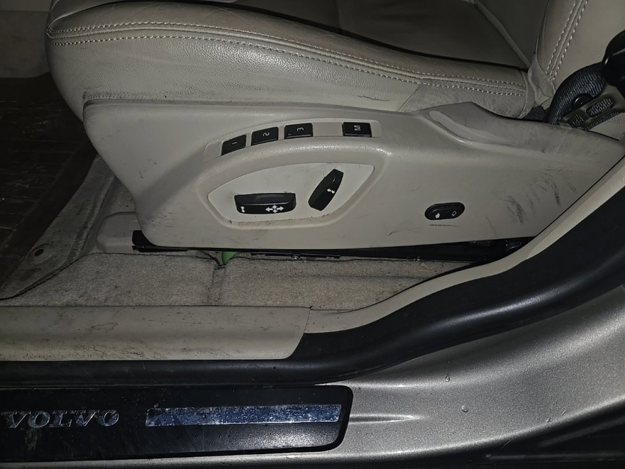 Used 2015 Volvo XC60 T5 Premier image 18