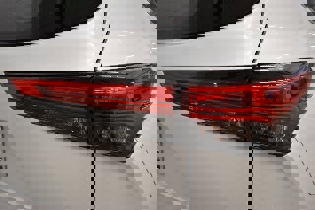 Used 2022 Toyota Highlander XLE image 12