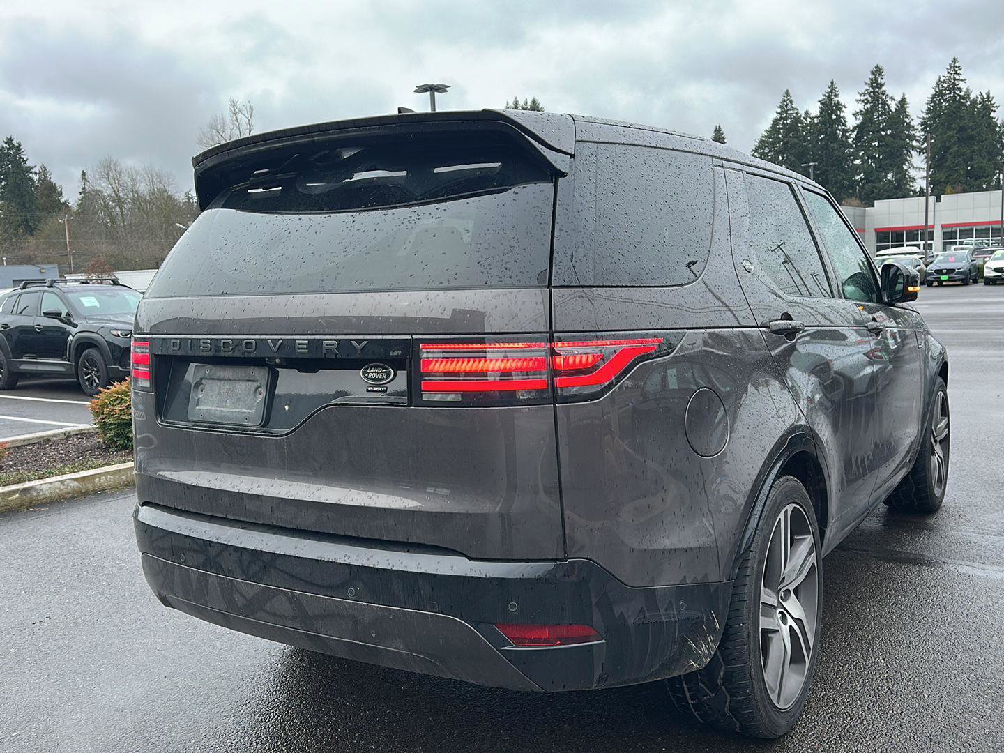 Used 2021 Land Rover Discovery HSE R-Dynamic image 4