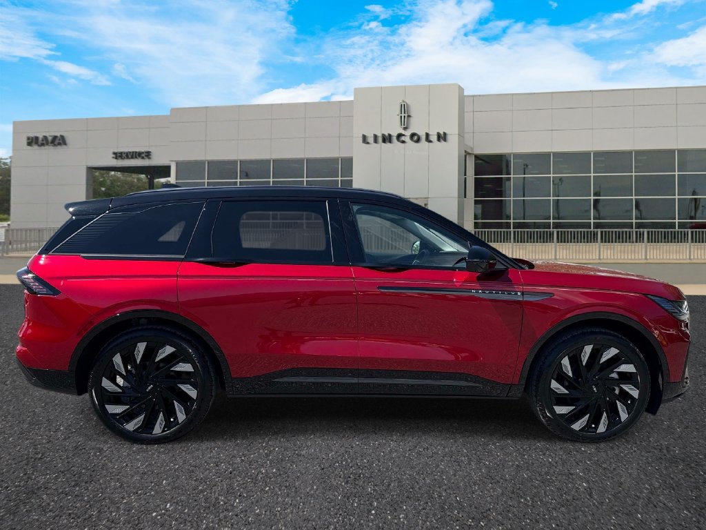 New 2026 Lincoln Nautilus Reserve w/ Jet Appearance Package AWD/4WD image 2