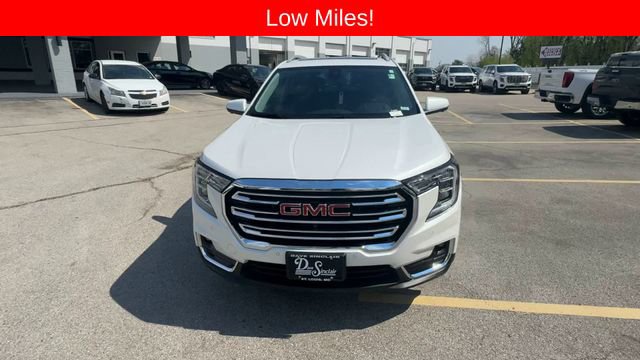 Used 2023 GMC Terrain SLT w/ Tech Package image 3