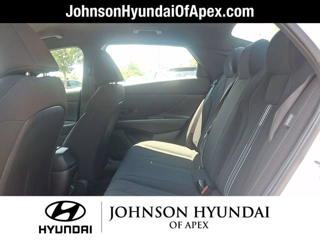 Certified 2025 Hyundai Elantra SEL FWD image 20