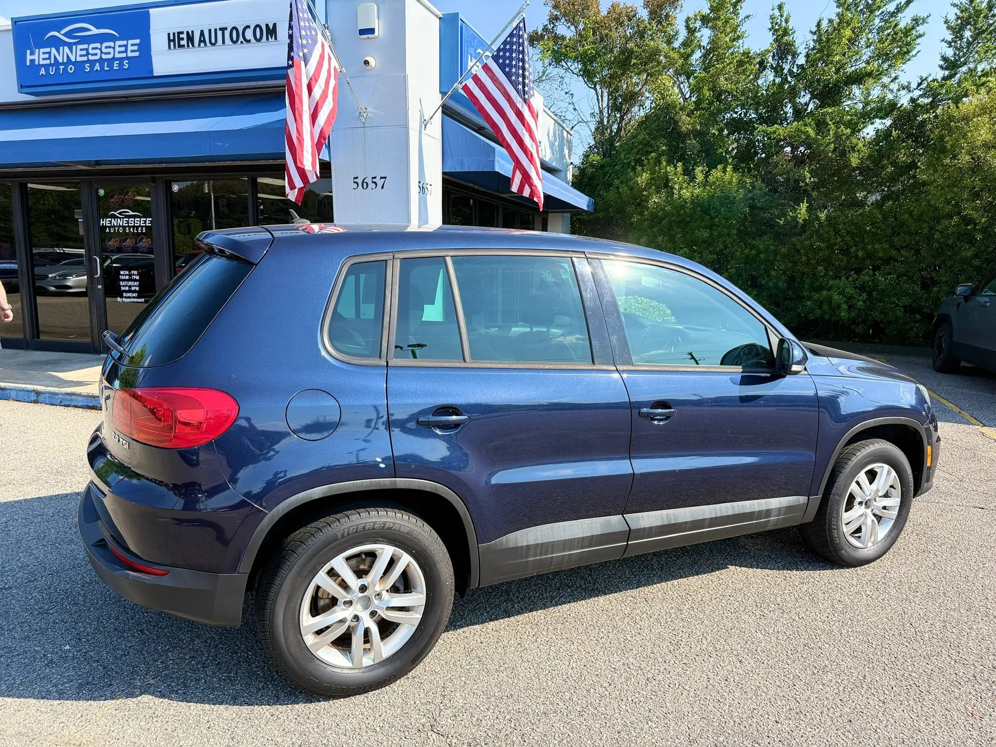 Used 2012 Volkswagen Tiguan LE FWD image 27