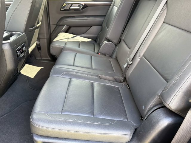 Used 2025 Chevrolet Tahoe LT RWD image 25