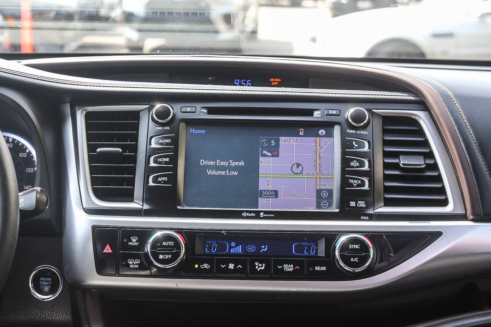 Used 2015 Toyota Highlander XLE image 16