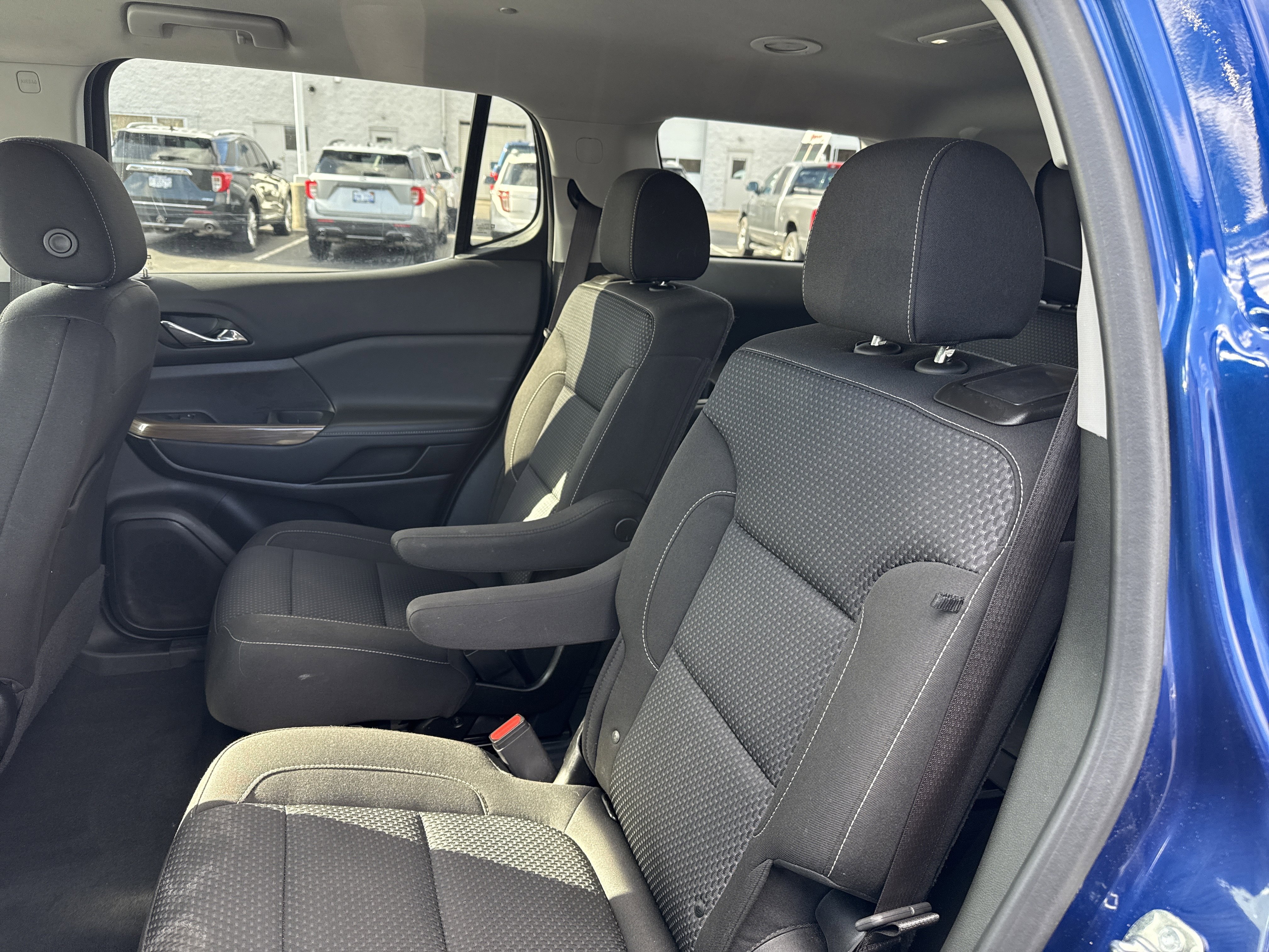 Used 2023 GMC Acadia SLE w/ Driver Convenience Package image 14