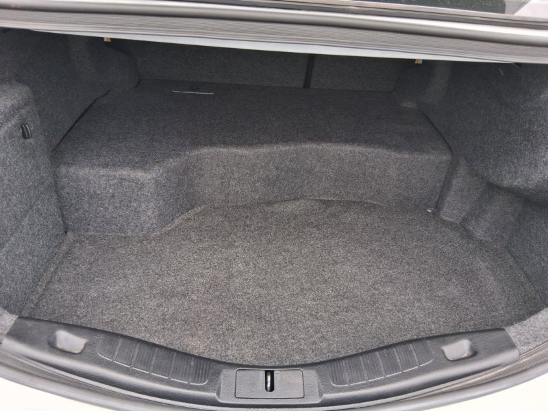 Used 2019 Ford Fusion SE FWD image 14