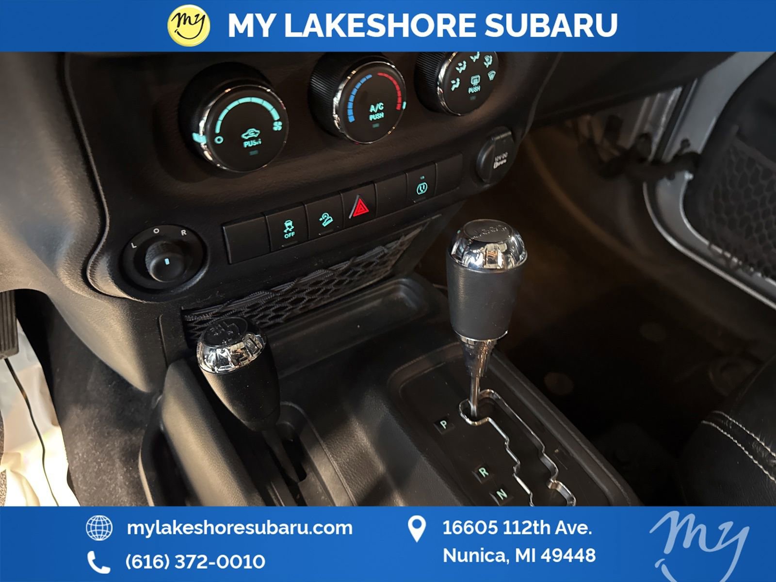 Used 2015 Jeep Wrangler Unlimited Sahara image 16