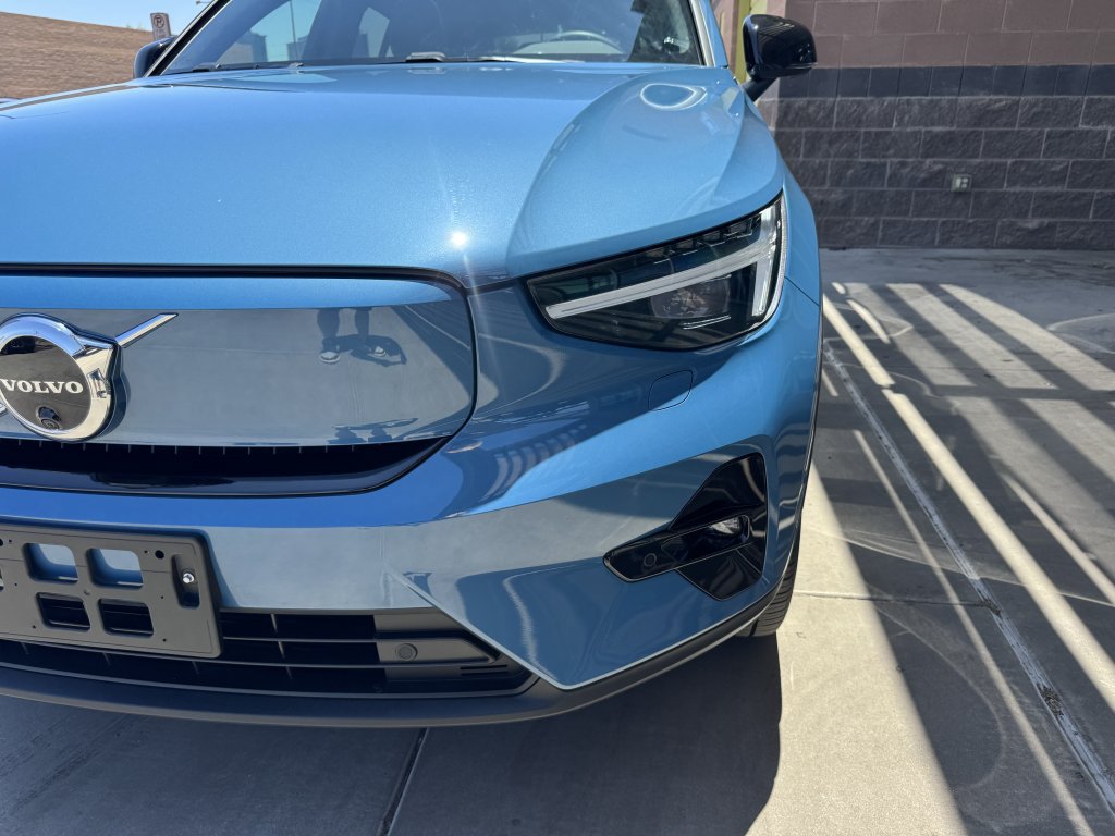 Used 2023 Volvo C40 P8 Recharge Ultimate image 11