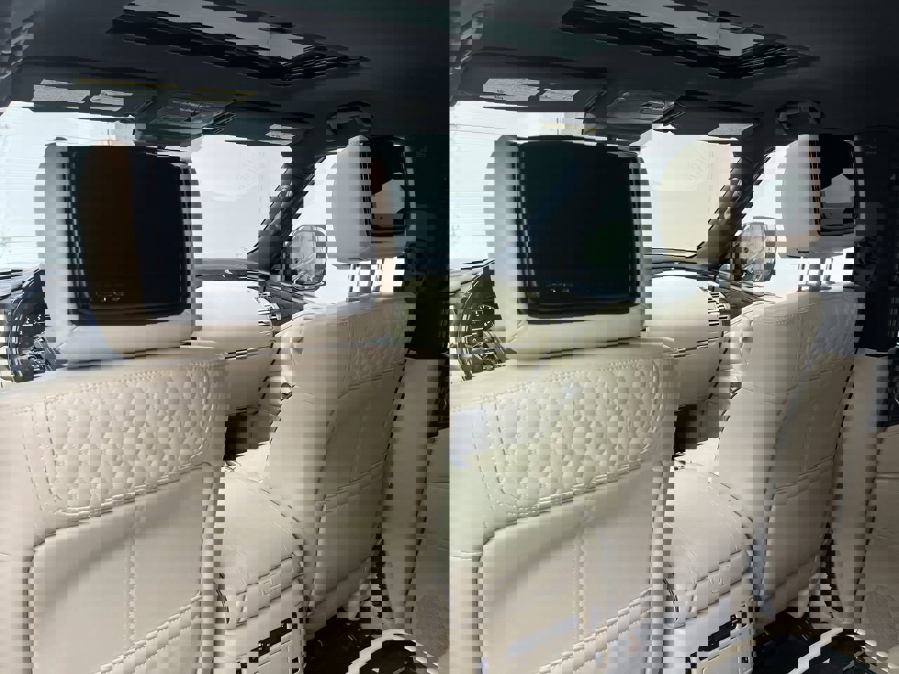 Used 2023 INFINITI QX80 Sensory w/ Cargo Package image 8