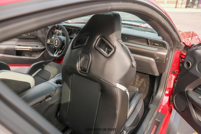 Used 2020 Ford Mustang Shelby GT500 w/ Carbon Fiber Track Pack image 32