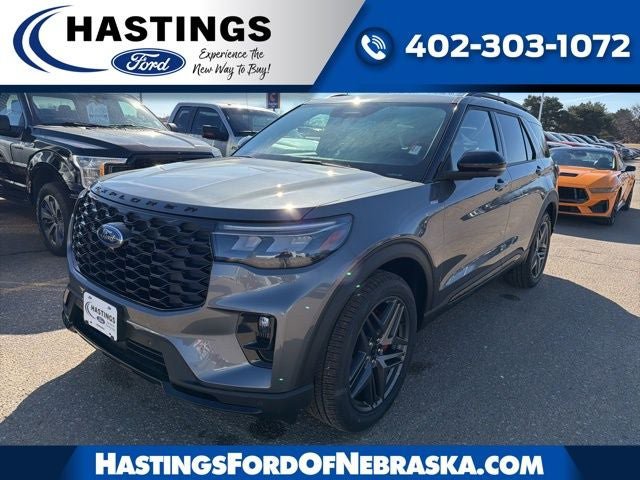 New 2026 Ford Explorer ST-Line w/ ST-Line Street Pack AWD/4WD image 1
