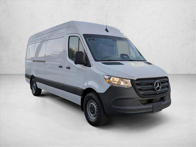 Used 2025 Mercedes-Benz Sprinter 2500 image 3