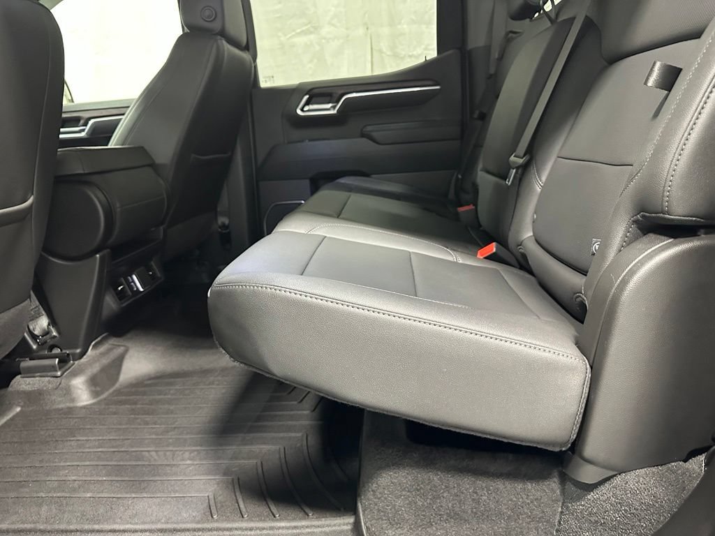 Used 2025 GMC Sierra 1500 SLT AWD/4WD image 43