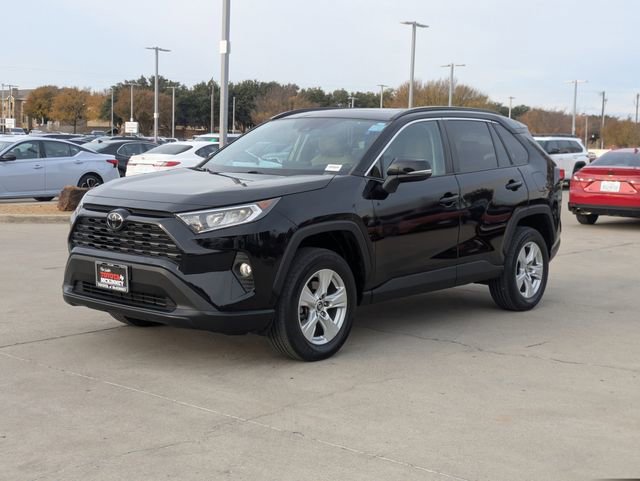 Used 2019 Toyota RAV4 XLE image 10