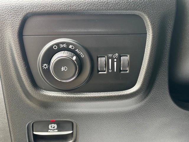 Used 2022 Jeep Grand Cherokee L Overland w/ Luxury Tech Group IV AWD/4WD image 15