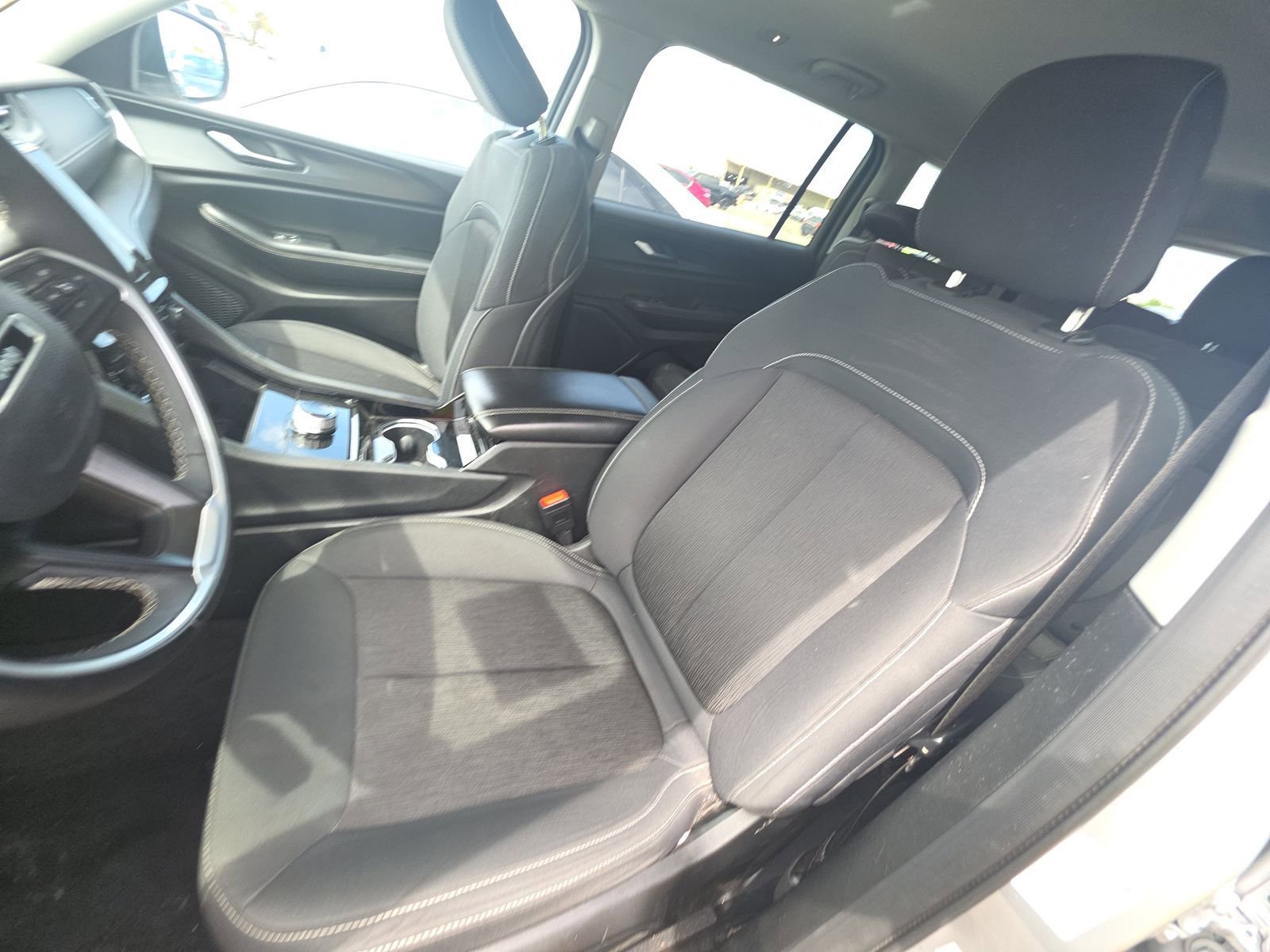 Used 2023 Jeep Grand Cherokee L Laredo RWD image 3