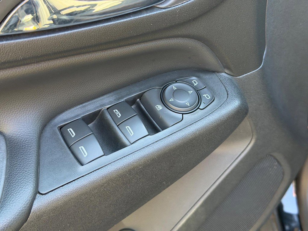 Used 2020 Chevrolet Equinox LT FWD image 15