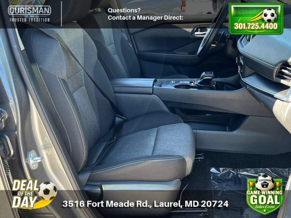 Used 2024 Nissan Rogue SV FWD image 21