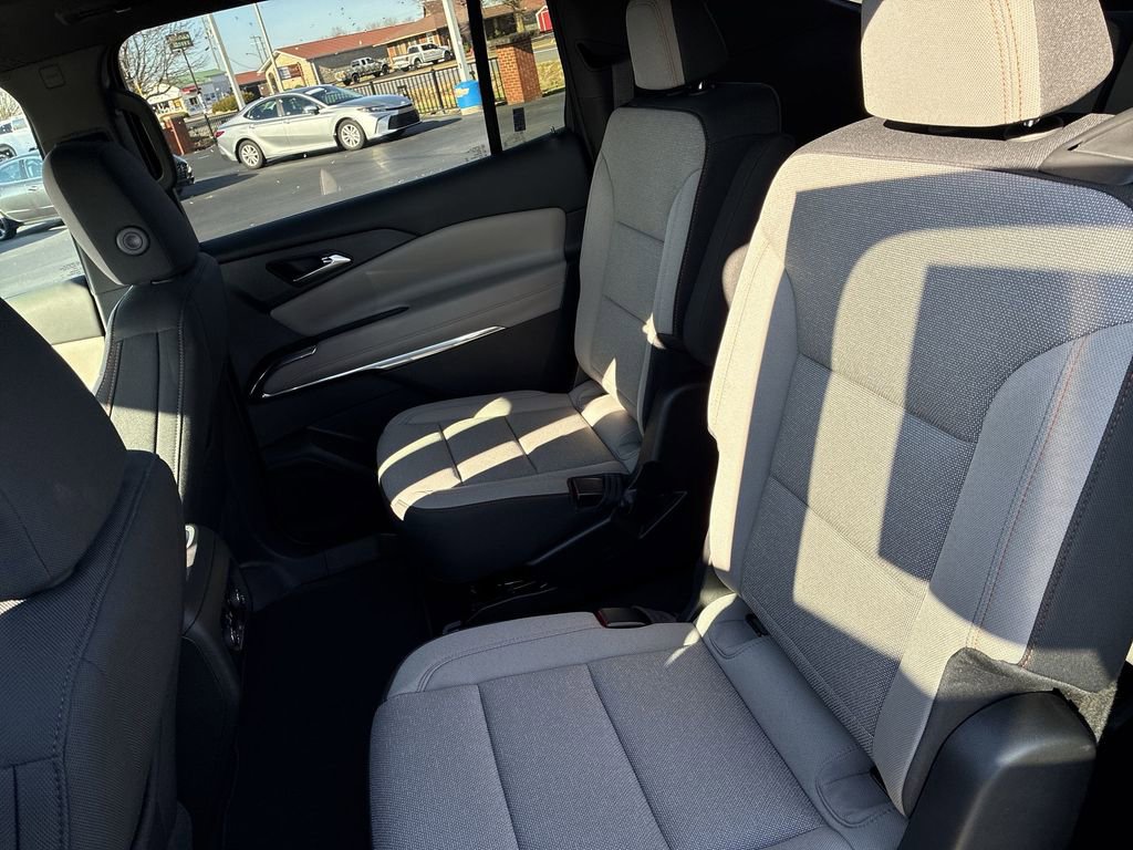 New 2026 Chevrolet Traverse LT w/ Sun and Wheel Package image 19