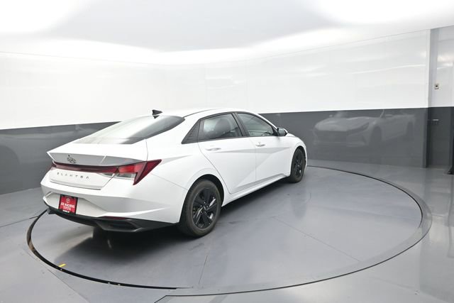Used 2021 Hyundai Elantra SEL w/ Convenience Package FWD image 13