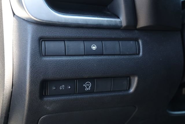 Used 2023 Nissan Rogue SV image 14