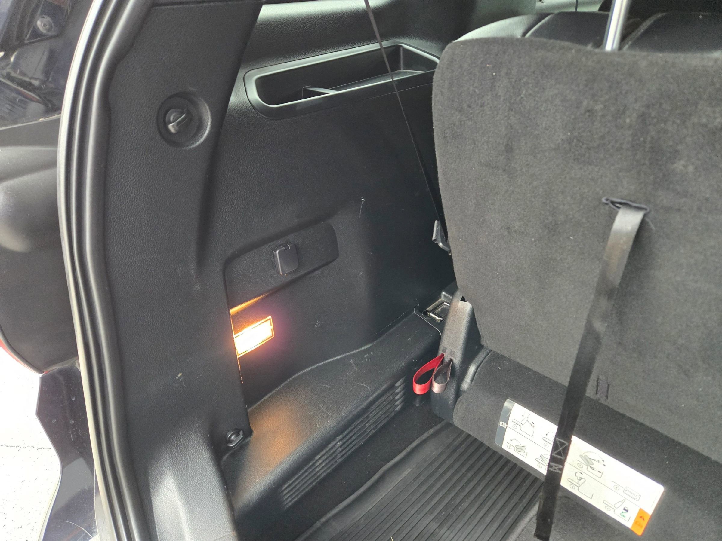 Used 2019 Ford Explorer XLT w/ Equipment Group 202A AWD/4WD image 62