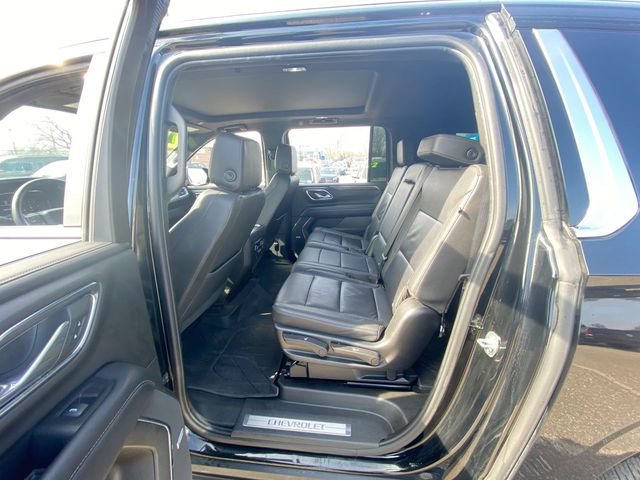 Used 2023 Chevrolet Suburban LT w/ LT Signature Plus Package image 28