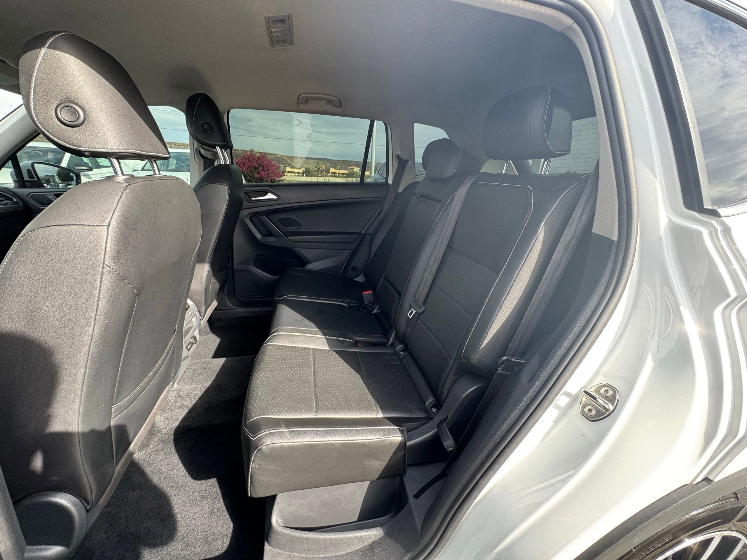 Used 2021 Volkswagen Tiguan SE AWD/4WD image 17