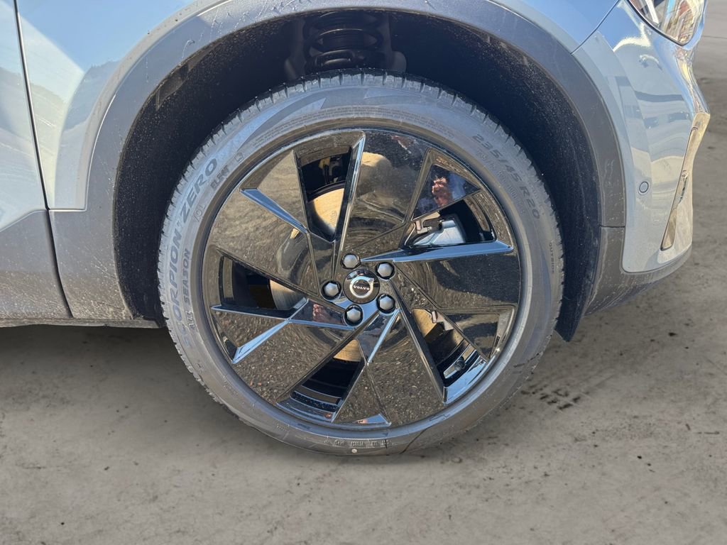 New 2026 Volvo EX40 Ultra AWD/4WD image 8