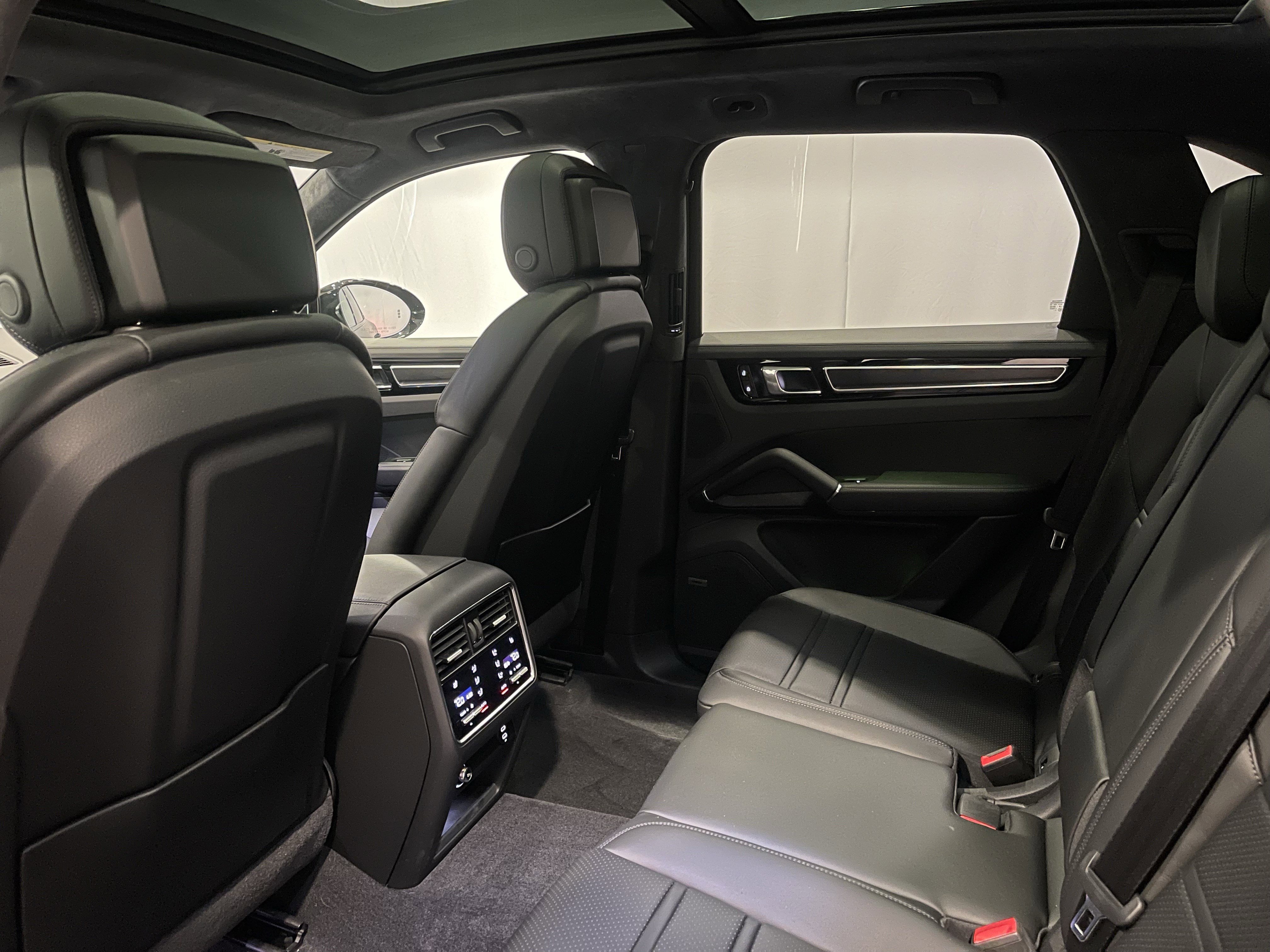 Used 2023 Porsche Cayenne GTS image 24