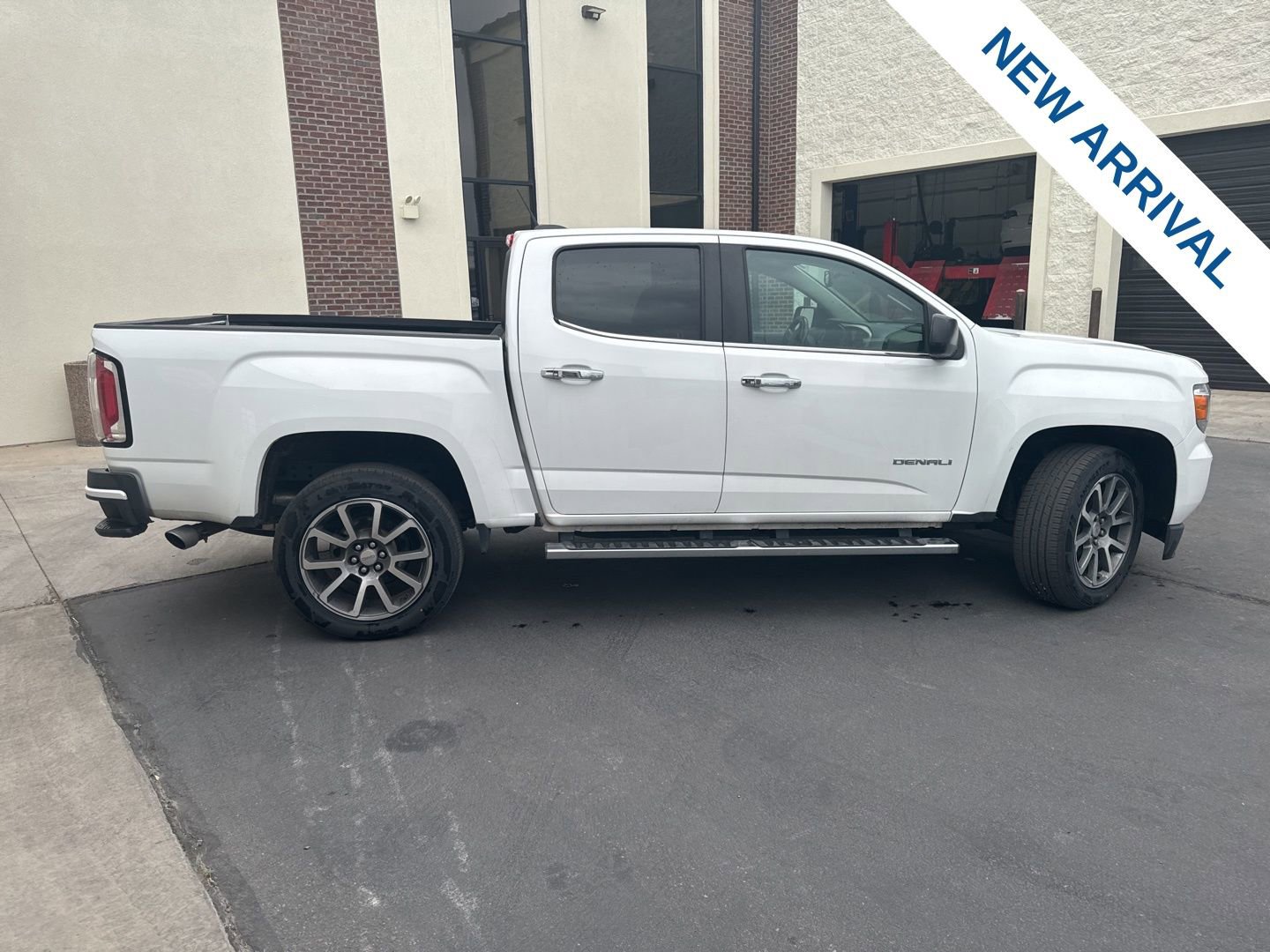 Used 2020 GMC Canyon Denali image 8
