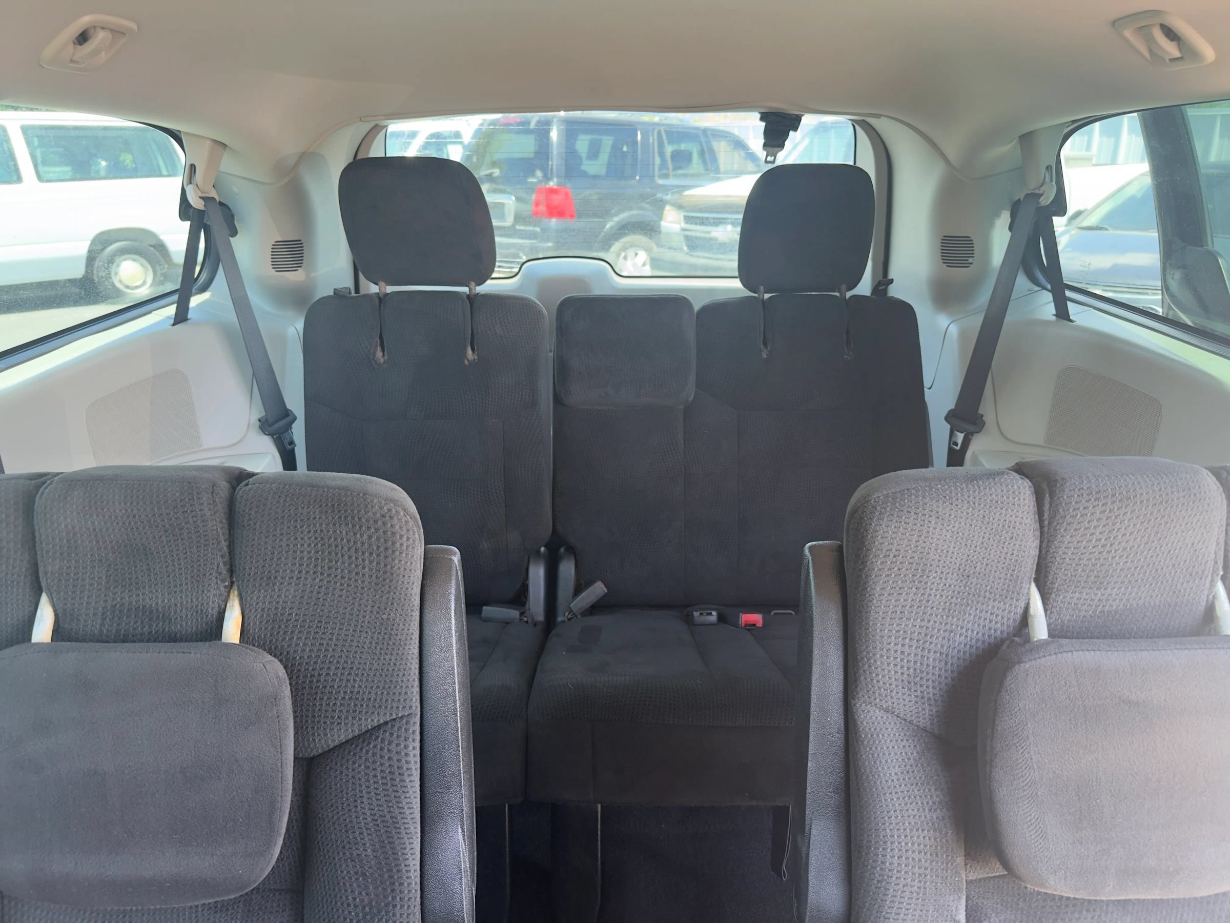 Used 2014 Dodge Grand Caravan American Value Package FWD image 13