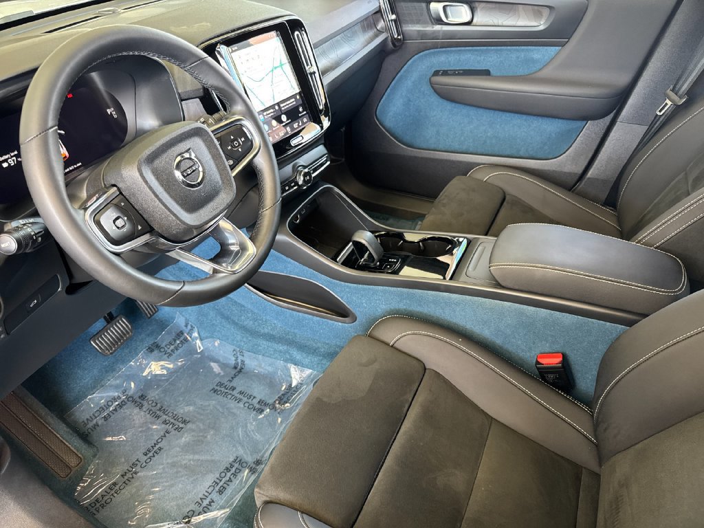 Certified 2023 Volvo XC40 Recharge Plus AWD/4WD image 9