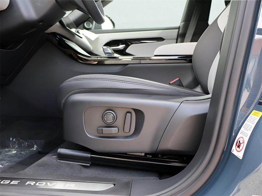 New 2026 Land Rover Range Rover Evoque Dynamic SE image 37
