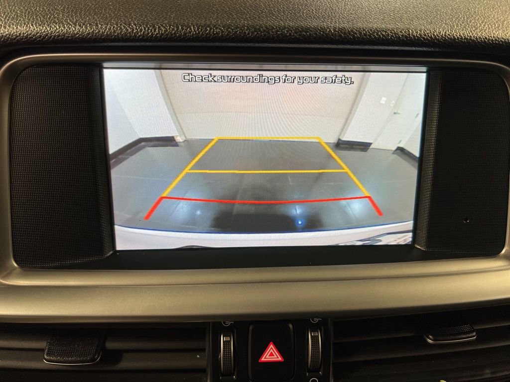 Used 2020 Kia Optima SE image 12