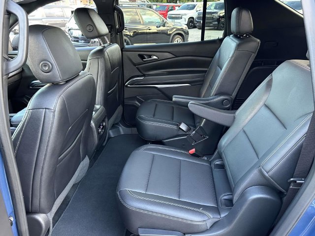 Certified 2025 Chevrolet Traverse LT FWD image 17