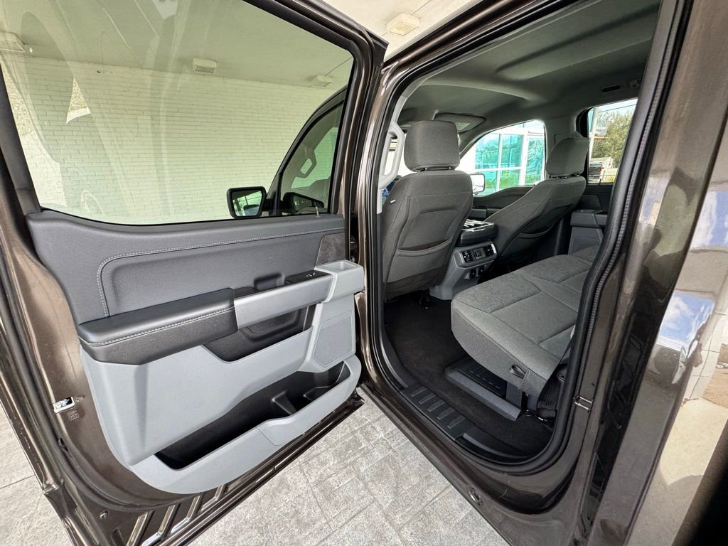 Used 2024 Ford F150 XLT w/ Mobile Office Package image 19
