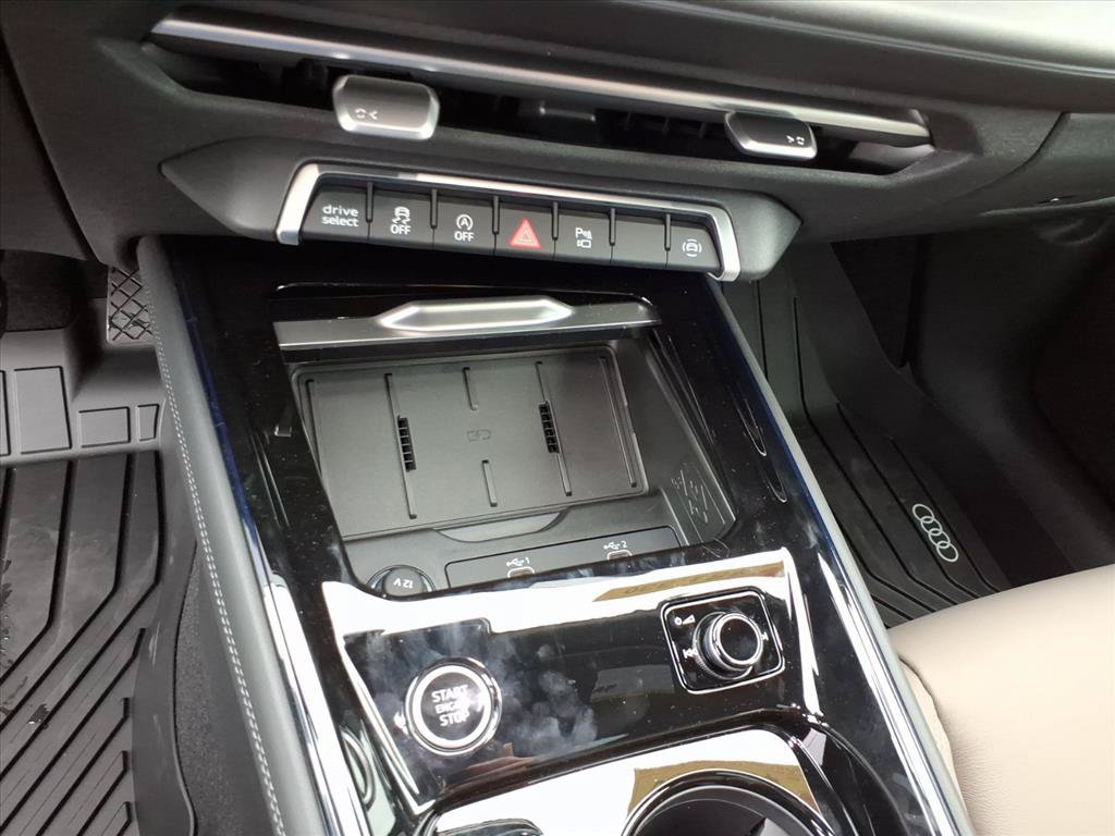 New 2026 Audi Q3 quattro 2.0T AWD/4WD image 18