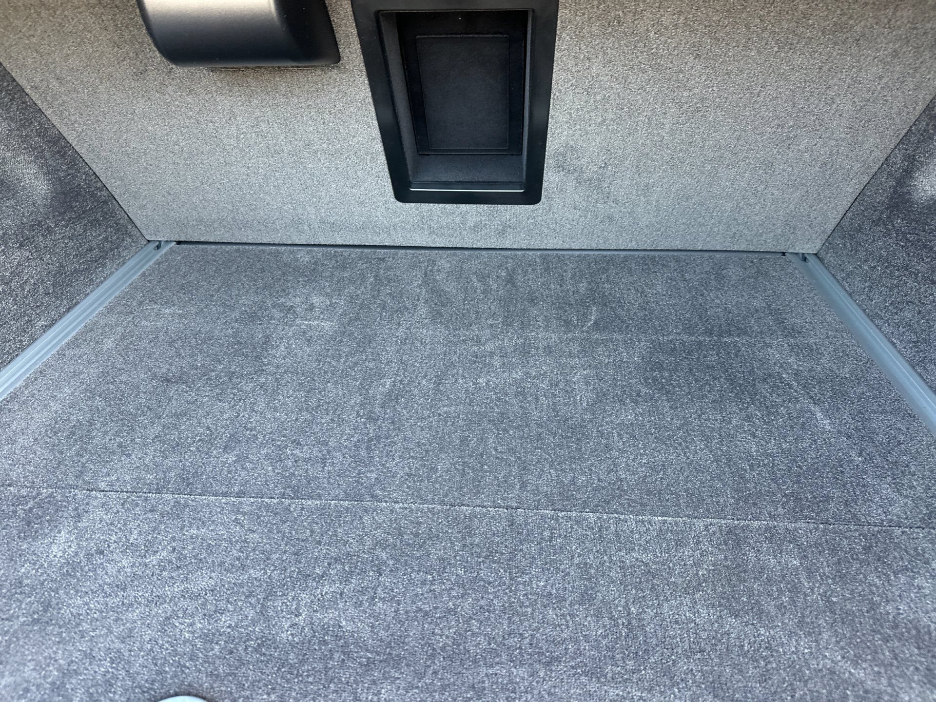 New 2026 Bentley Bentayga Extended Wheelbase AWD/4WD image 17