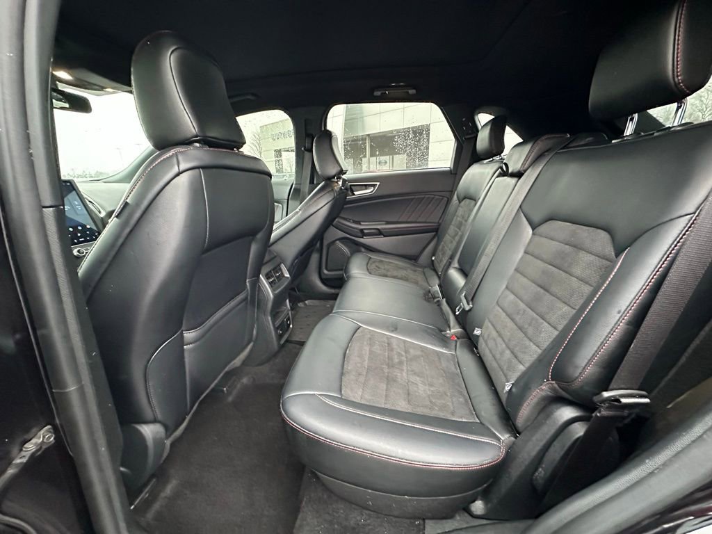 Used 2024 Ford Edge ST-Line image 12