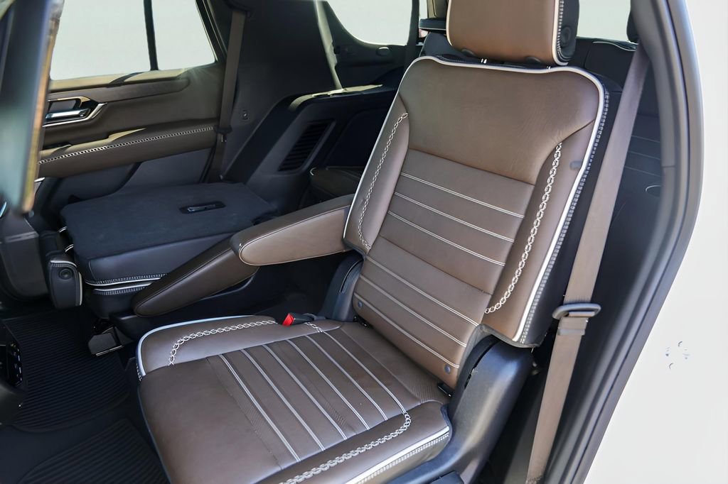 Certified 2025 GMC Yukon Denali Ultimate image 28