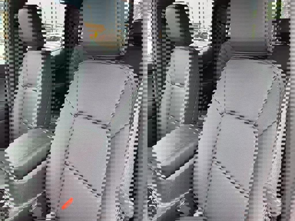 New 2025 Chevrolet Colorado LT w/ LT Convenience Package image 13