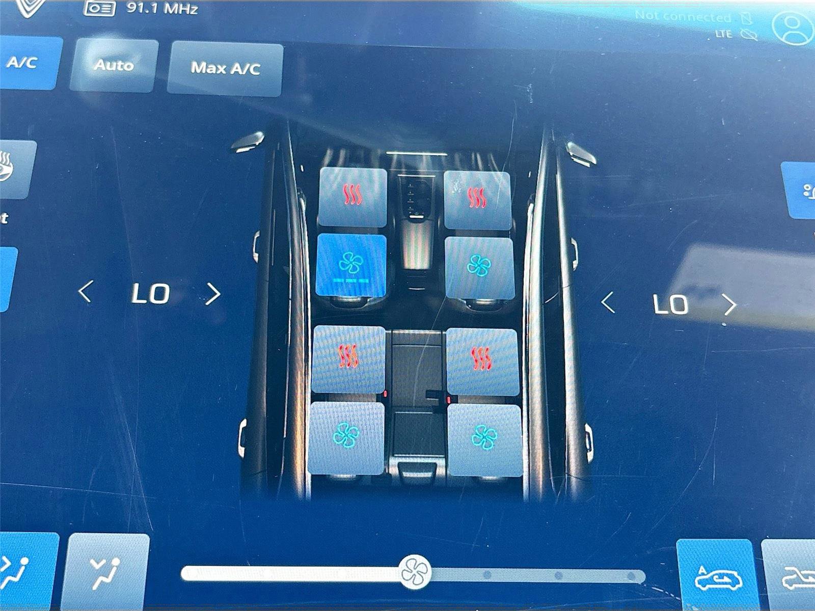 New 2025 VinFast VF 8 Plus AWD/4WD image 19