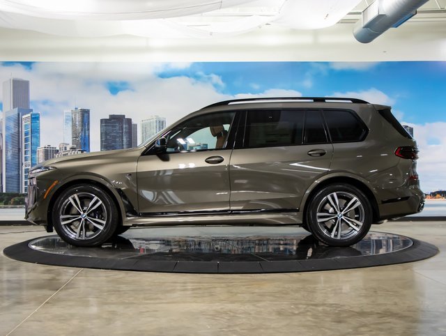New 2026 BMW X7 M60i image 6