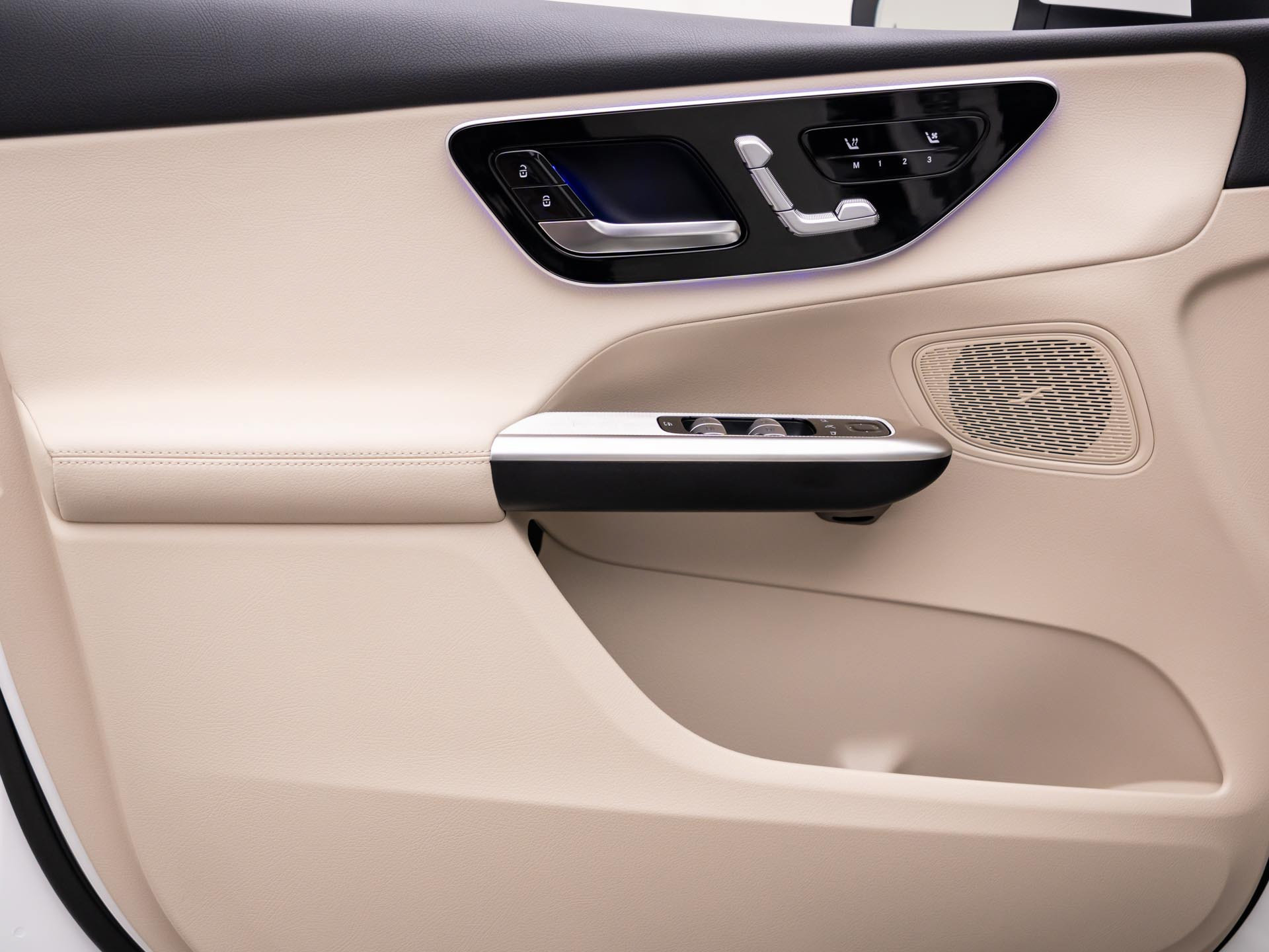 New 2027 Mercedes-Benz GLC 300 4MATIC image 14