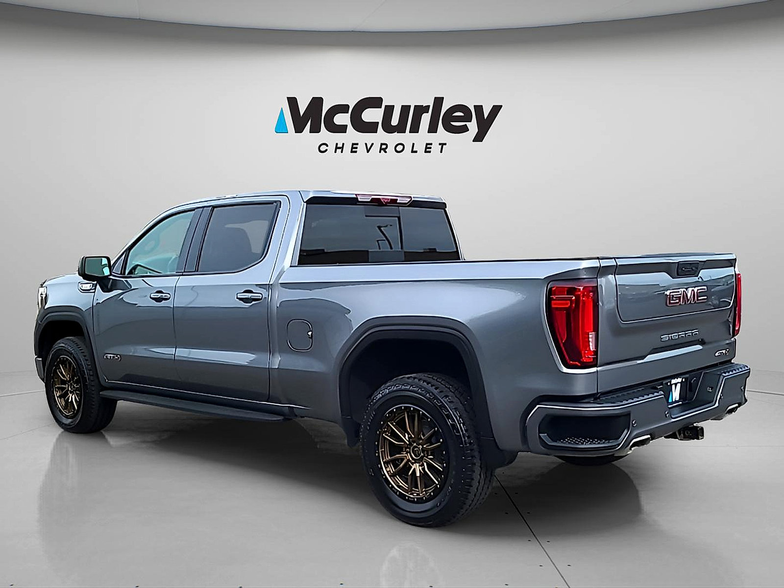 Used 2021 GMC Sierra 1500 AT4 w/ AT4 Premium Package AWD/4WD image 5