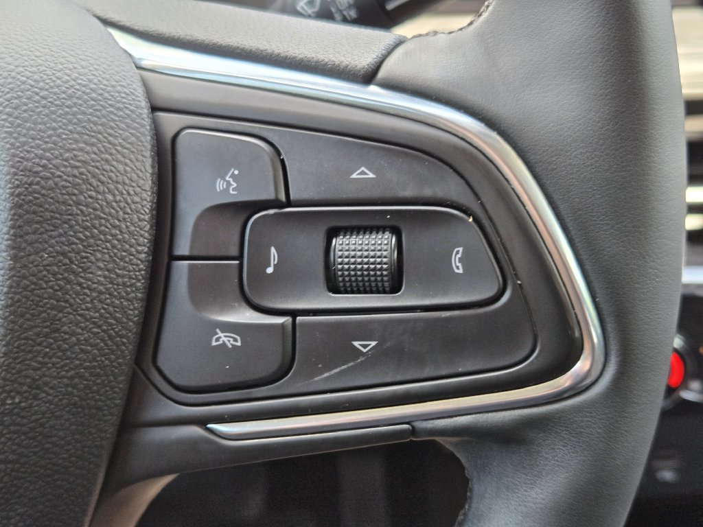 Used 2025 Buick Encore GX Sport Touring w/ Experience Buick Package FWD image 29
