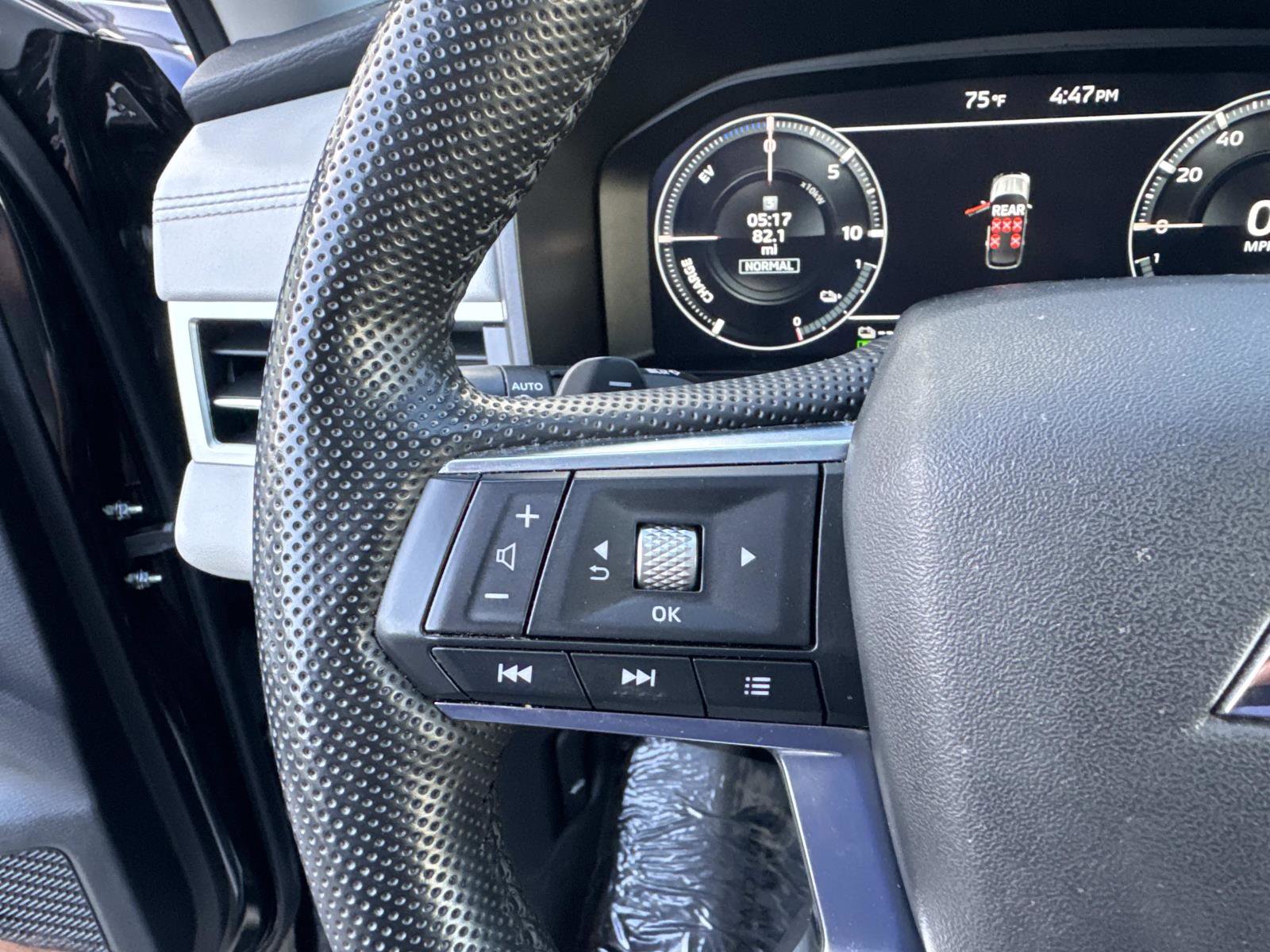 Used 2024 Mitsubishi Outlander SEL image 18